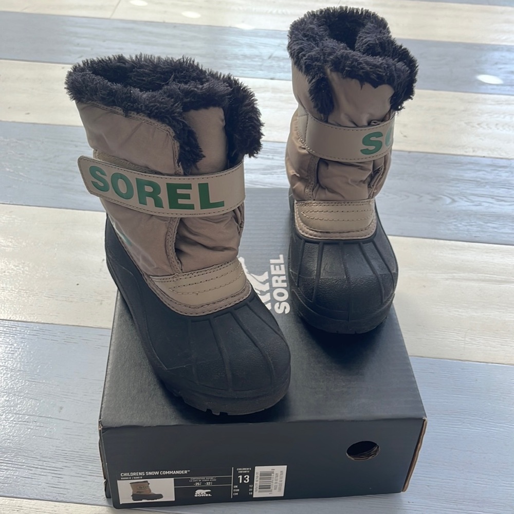 SOREL boots kids boys size 13 khaki with army green fleece lined with box